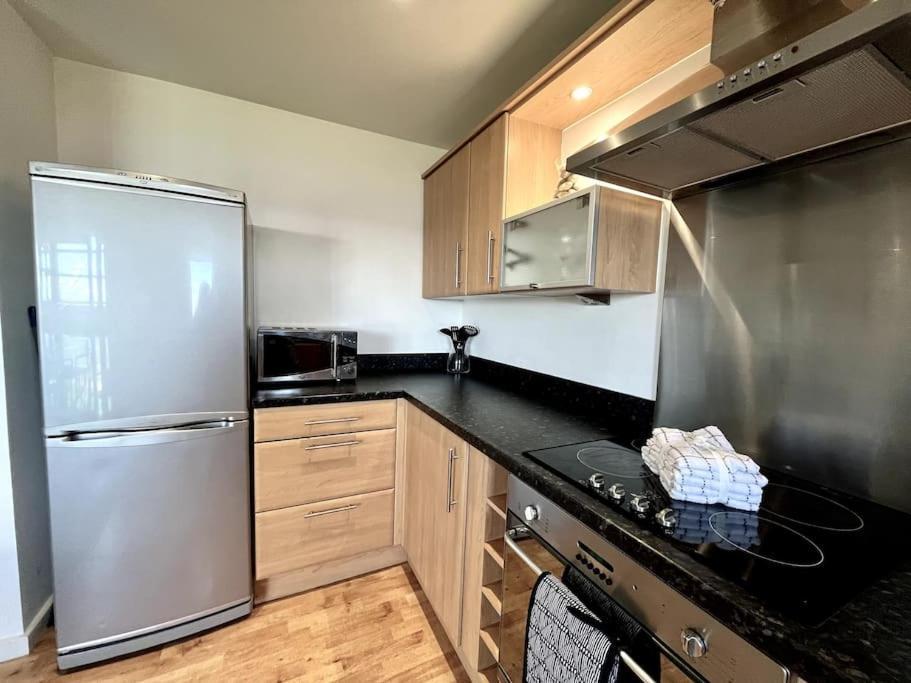 Beachfront Bliss With Spectacular Views Llanelli Eksteriør bilde
